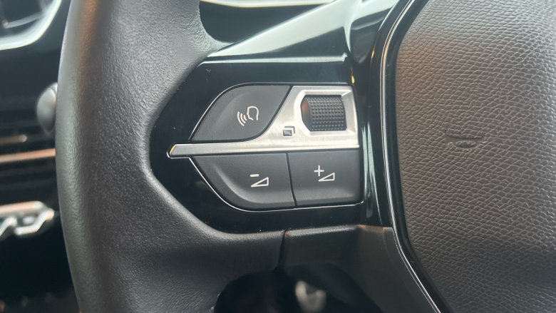 Peugeot 208 1.2 PureTech 100 Allure Premium + 5dr Petrol Hatchback